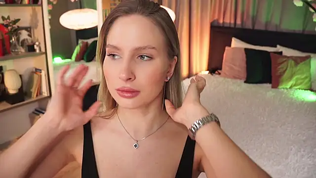 Snapshot of AnnLevine chatting on March 2025 09:49:01 AM AnnLevine online show from March 2025 09:49:01 AM