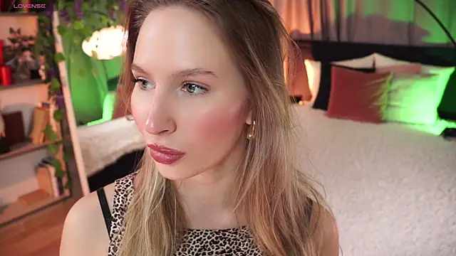 Snapshot of AnnLevine chatting on March 2025 05:59:02 AM AnnLevine online show from March 2025 05:59:02 AM