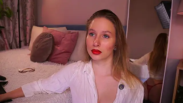 Snapshot of AnnLevine chatting on October 2025 02:07:02 PM AnnLevine online show from October 2025 02:07:02 PM