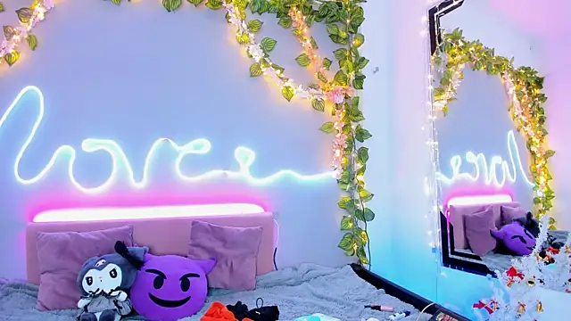 Snapshot of YouliteSllut2 chatting on December 2024 07:50:02 PM YouliteSllut2 online show from December 2024 07:50:02 PM