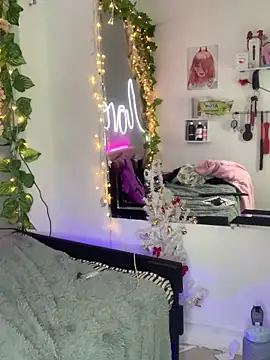 Snapshot of YouliteSllut2 chatting on December 2024 05:23:02 PM YouliteSllut2 online show from December 2024 05:23:02 PM