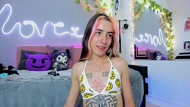 Snapshot of YouliteSllut2 chatting on February 2025 03:00:02 AM YouliteSllut2 online show from February 2025 03:00:02 AM