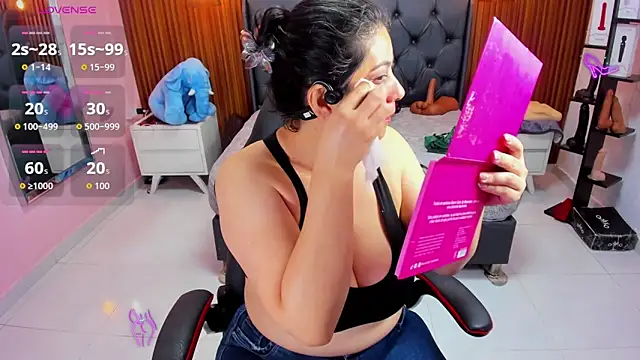Snapshot of MEYLAGIA chatting on April 2026 03:12:01 AM MEYLAGIA online show from April 2026 03:12:01 AM
