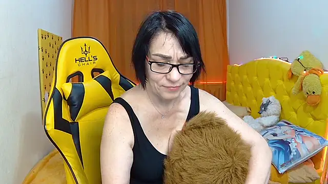 Snapshot of SandraHormas chatting on January 2025 01:30:01 PM SandraHormas online show from January 2025 01:30:01 PM