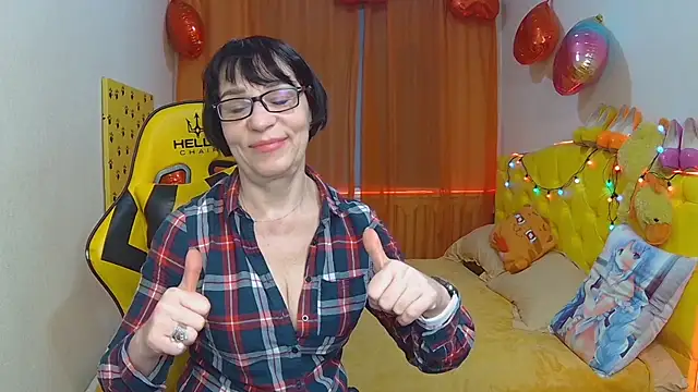 Snapshot of SandraHormas chatting on March 2025 11:10:02 AM SandraHormas online show from March 2025 11:10:02 AM