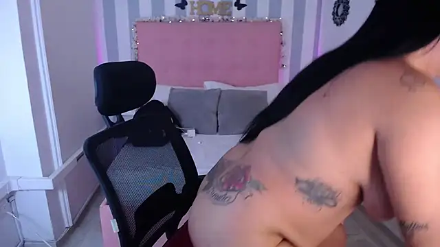 Snapshot of Lunna_boobs chatting on October 2025 04:12:01 AM Lunna boobs online show from October 2025 04:12:01 AM