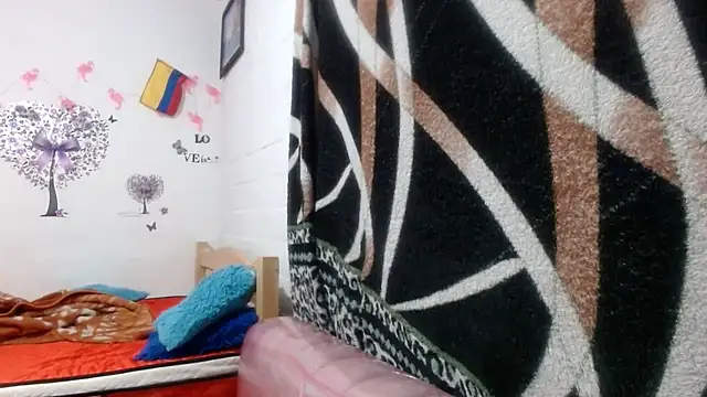 Snapshot of maria_and_angel chatting on December 2024 12:25:01 AM maria and angel online show from December 2024 12:25:01 AM