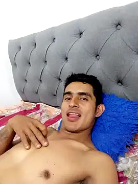 Snapshot of maria_and_angel chatting on March 2025 12:00:01 PM maria and angel online show from March 2025 12:00:01 PM