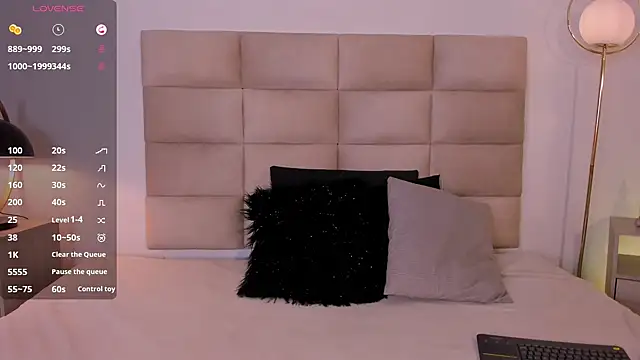 Snapshot of AngelyRosse1 chatting on February 2025 04:29:01 AM AngelyRosse1 online show from February 2025 04:29:01 AM