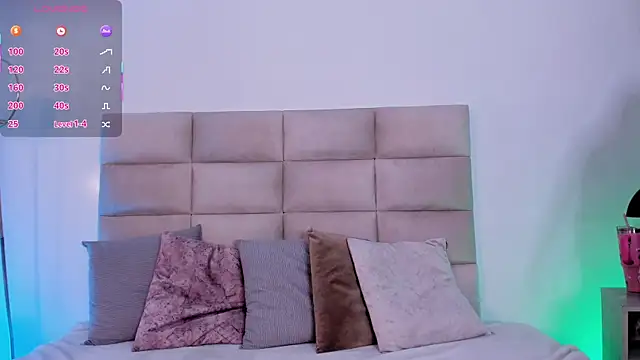 Snapshot of AngelyRosse1 chatting on November 2025 04:01:02 AM AngelyRosse1 online show from November 2025 04:01:02 AM