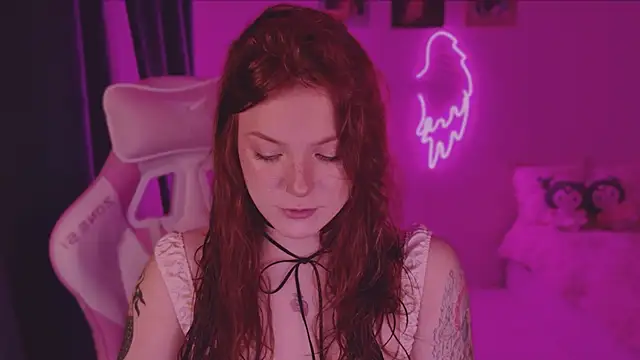 Snapshot of Elsie_Ginger chatting on December 2024 10:20:01 PM Elsie Ginger online show from December 2024 10:20:01 PM