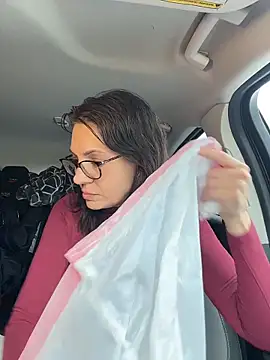 Snapshot of BeautifulMesss chatting on February 2026 03:40:01 PM BeautifulMesss online show from February 2026 03:40:01 PM