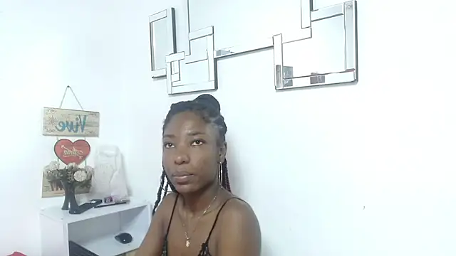 Snapshot of Madeline_Woods chatting on November 2025 12:19:02 PM Madeline Woods online show from November 2025 12:19:02 PM