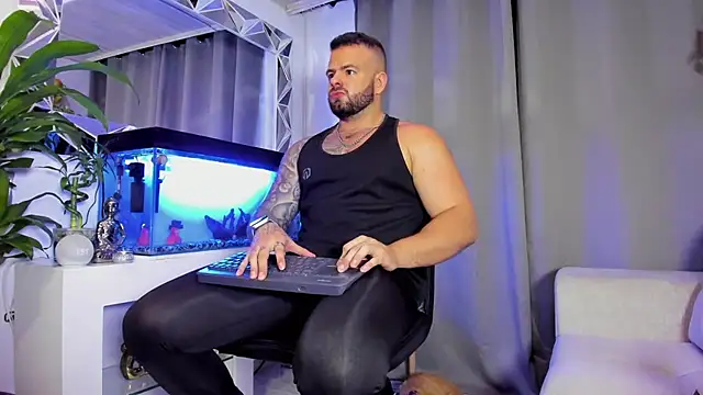 Johnnygrayson1 online show from January 2025 12:22:01 AM