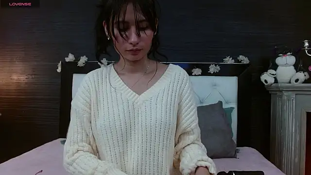 NayeCloud online show from February 2025 03:59:01 AM