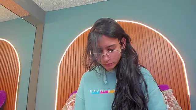 NayeCloud online show from February 2026 03:59:02 AM