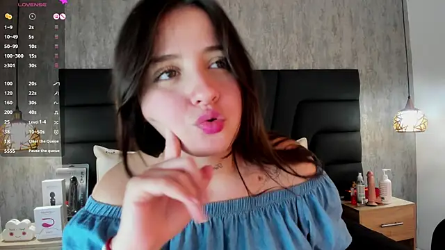 Snapshot of Sabrina_Lennox chatting on February 2025 01:47:01 AM Sabrina Lennox online show from February 2025 01:47:01 AM