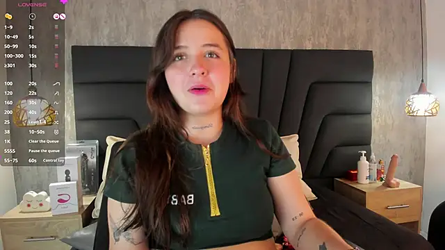 Snapshot of Sabrina_Lennox chatting on February 2025 10:37:01 PM Sabrina Lennox online show from February 2025 10:37:01 PM