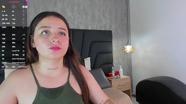 Snapshot of Sabrina_Lennox chatting on February 2025 01:44:02 AM Sabrina Lennox online show from February 2025 01:44:02 AM