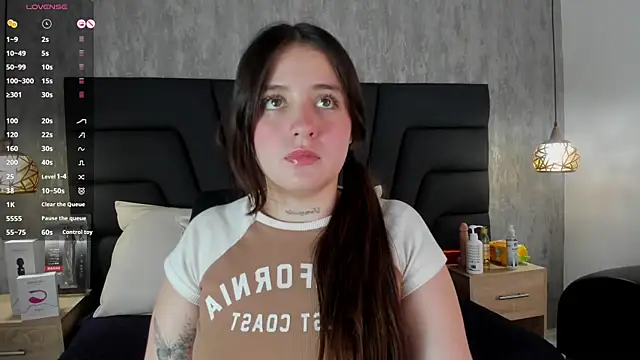 Snapshot of Sabrina_Lennox chatting on March 2025 01:41:02 AM Sabrina Lennox online show from March 2025 01:41:02 AM