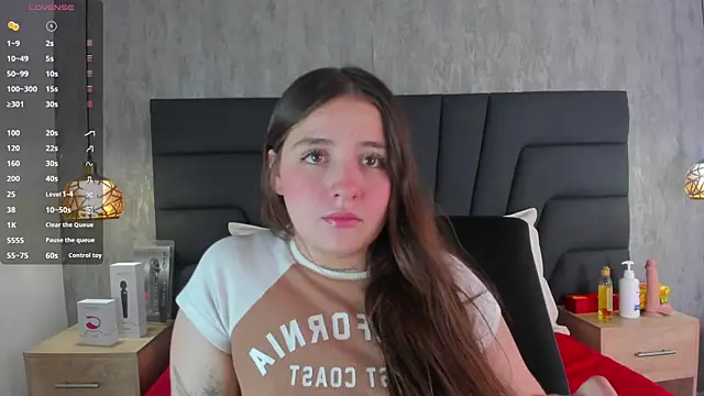 Snapshot of Sabrina_Lennox chatting on March 2025 08:19:01 PM Sabrina Lennox online show from March 2025 08:19:01 PM