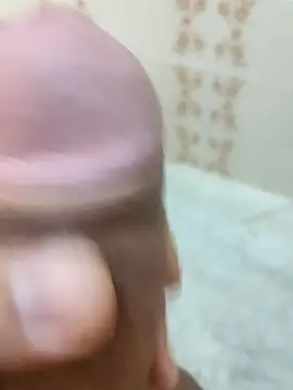 Snapshot of carvalhesco chatting on March 2026 04:07:02 AM carvalhesco online show from March 2026 04:07:02 AM