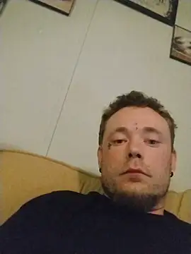 Snapshot of dadyyD95 chatting on March 2026 08:31:01 AM dadyyD95 online show from March 2026 08:31:01 AM