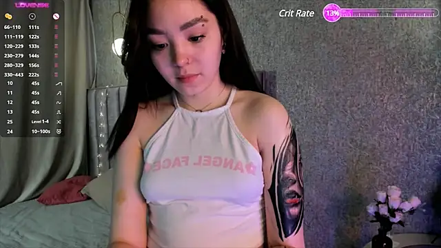 Snapshot of TaiteGloss chatting on March 2025 04:14:02 PM TaiteGloss online show from March 2025 04:14:02 PM