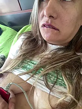 Snapshot of xLadyScarlettx chatting on January 2025 04:06:01 AM xLadyScarlettx online show from January 2025 04:06:01 AM