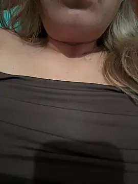 Snapshot of xLadyScarlettx chatting on February 2025 02:51:02 AM xLadyScarlettx online show from February 2025 02:51:02 AM