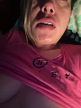 Snapshot of xLadyScarlettx chatting on March 2025 04:05:02 AM xLadyScarlettx online show from March 2025 04:05:02 AM