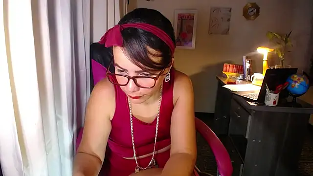 Snapshot of danielle_rose_1 chatting on April 2026 04:17:02 PM danielle rose 1 online show from April 2026 04:17:02 PM
