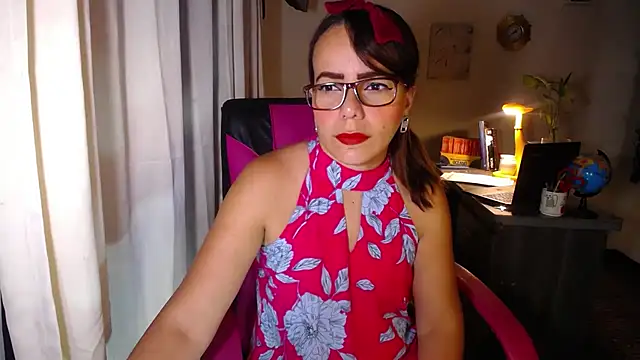 Snapshot of danielle_rose_1 chatting on April 2026 02:20:01 PM danielle rose 1 online show from April 2026 02:20:01 PM