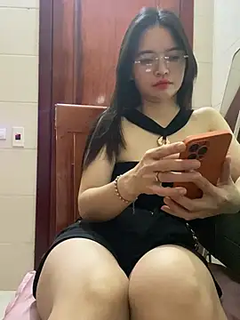 LiLi-Kirix99 online show from June 2026 08:32:02 PM