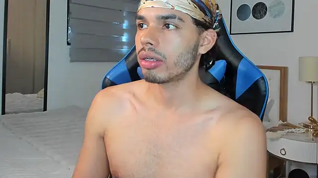 Snapshot of mateoleonee chatting on December 2024 05:55:02 PM mateoleonee online show from December 2024 05:55:02 PM