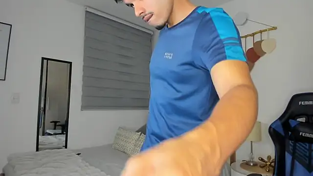 Snapshot of mateoleonee chatting on January 2025 03:55:01 AM mateoleonee online show from January 2025 03:55:01 AM