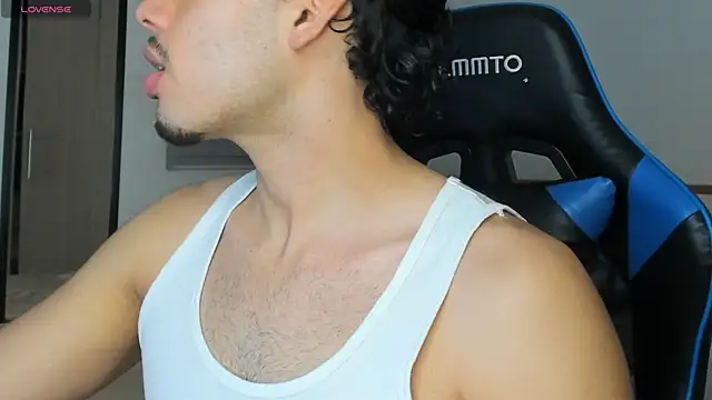 Snapshot of mateoleonee chatting on January 2025 12:38:02 AM mateoleonee online show from January 2025 12:38:02 AM