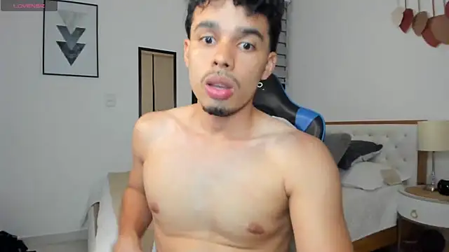 Snapshot of mateoleonee chatting on February 2025 01:55:02 AM mateoleonee online show from February 2025 01:55:02 AM