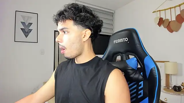 Snapshot of mateoleonee chatting on February 2025 12:54:02 AM mateoleonee online show from February 2025 12:54:02 AM