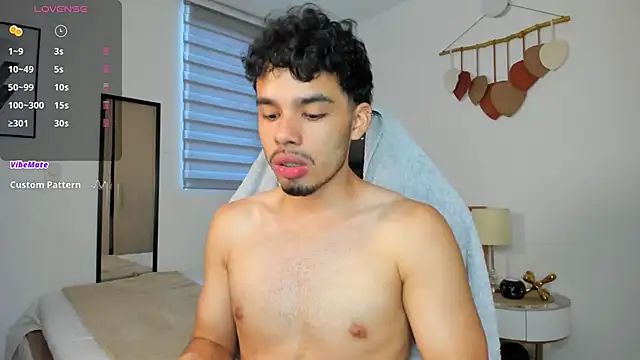 Snapshot of mateoleonee chatting on February 2025 05:37:02 PM mateoleonee online show from February 2025 05:37:02 PM