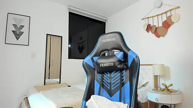 Snapshot of mateoleonee chatting on March 2025 12:17:02 AM mateoleonee online show from March 2025 12:17:02 AM