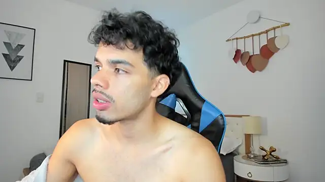 Snapshot of mateoleonee chatting on March 2025 01:51:01 PM mateoleonee online show from March 2025 01:51:01 PM