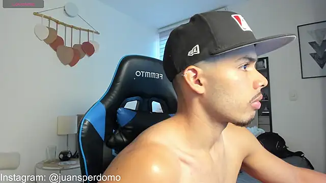 Snapshot of mateoleonee chatting on September 2025 07:47:01 PM mateoleonee online show from September 2025 07:47:01 PM