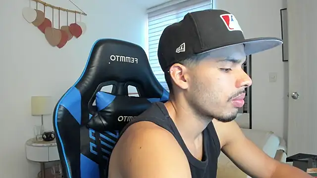 Snapshot of mateoleonee chatting on September 2025 06:11:02 PM mateoleonee online show from September 2025 06:11:02 PM