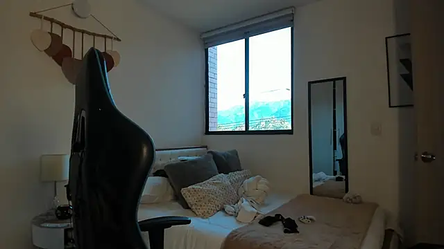 Snapshot of mateoleonee chatting on September 2025 09:29:02 PM mateoleonee online show from September 2025 09:29:02 PM