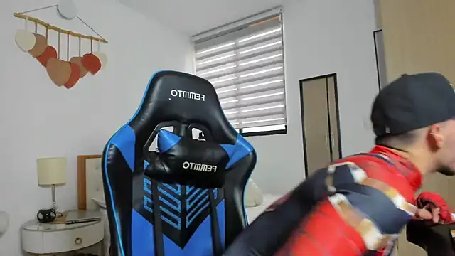 Snapshot of mateoleonee chatting on October 2025 07:25:02 PM mateoleonee online show from October 2025 07:25:02 PM