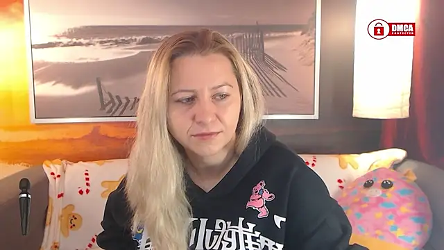 Snapshot of BigBoobsARRI chatting on December 2024 07:27:02 AM BigBoobsARRI online show from December 2024 07:27:02 AM