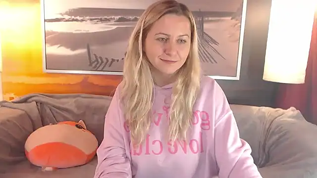 Snapshot of BigBoobsARRI chatting on December 2024 11:08:02 PM BigBoobsARRI online show from December 2024 11:08:02 PM