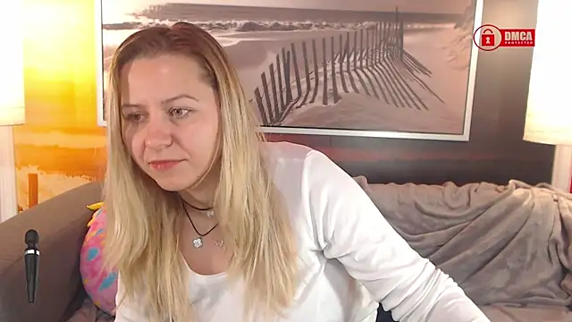 Snapshot of BigBoobsARRI chatting on January 2025 03:45:01 AM BigBoobsARRI online show from January 2025 03:45:01 AM