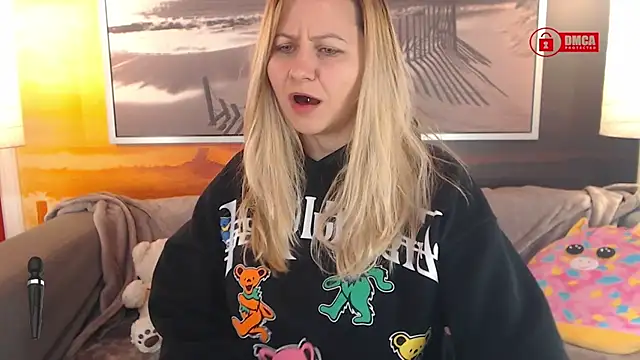 Snapshot of BigBoobsARRI chatting on February 2025 02:44:02 PM BigBoobsARRI online show from February 2025 02:44:02 PM